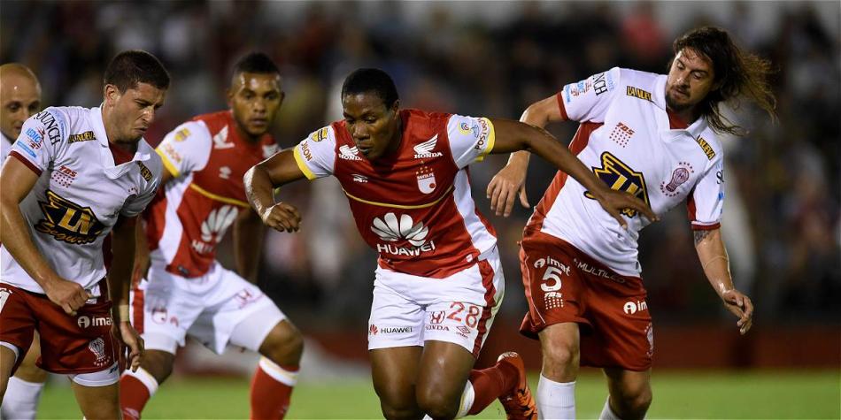 Santa Fe y Huracán empataron en el partido de ida de la final de la Suramericana 0-0.