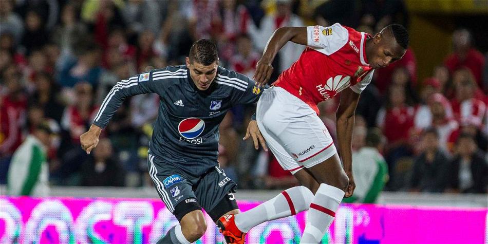 Momento del partido entre Santa Fe y Millonarios.