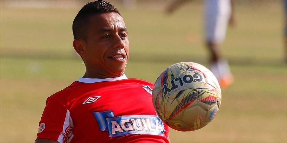 Vladimir Hernández en sesión de entrenamiento con Junior de Barranquilla.