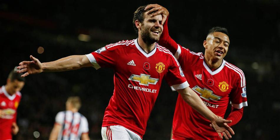 Los goles de los 'diablos rojos' fueron marcados por Jesse Lingard (der.) y Juan Mata (izq.).