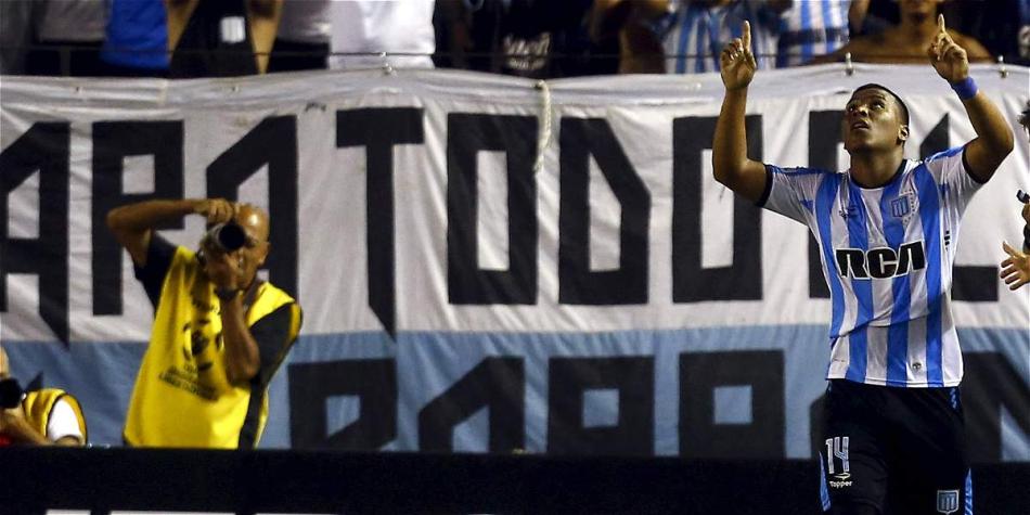 Roger Martínez, delantero colombiano al servicio de Racing, de Argentina.
