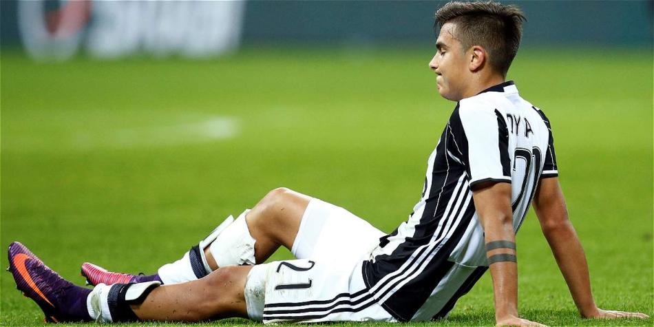Paulo Dybala se lesionó en el juego entre Juventus y Milan.