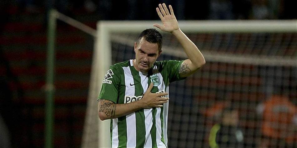 Alejandro Bernal portó el brazalete de capitán en el elenco 'verdolaga'.