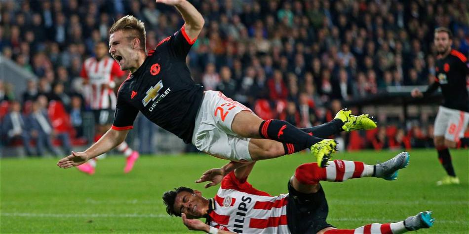 Momento de la lesión de Luke Shaw.