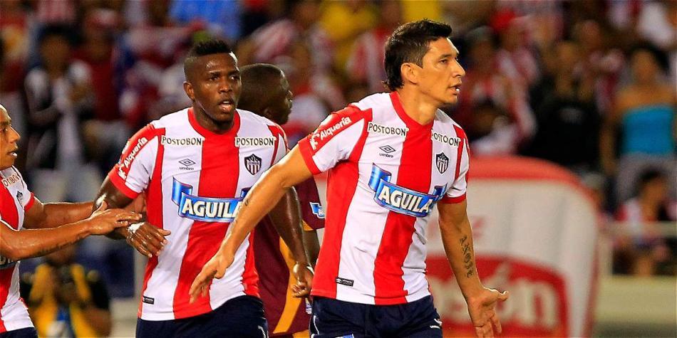 Roberto Ovelar, goleador y figura de Junior.