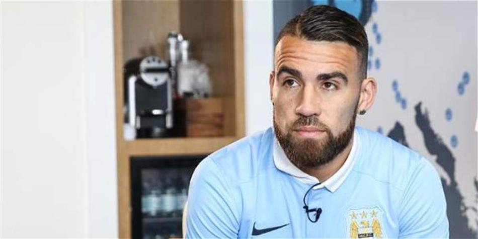 Nicolás Otamendi, con la camiseta de Manchester City.