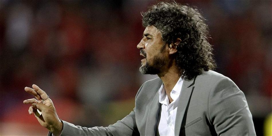 Leonel Álvarez, DT de Independiente Medellín.