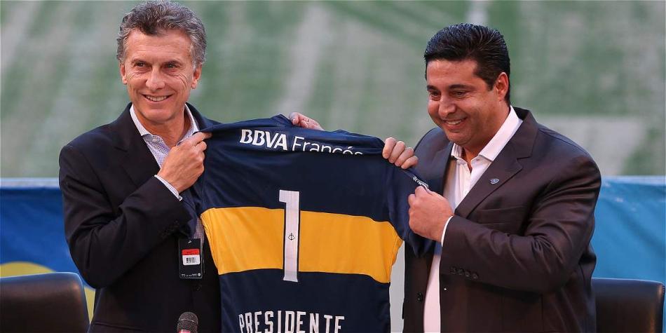 Mauricio Macri (izq.), presidente electo de Argentina y Daniel Angelici (der.), actual presidente de Boca Juniors.