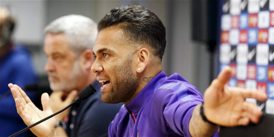 Alves afronta sus últimos partidos como jugador del Barcelona