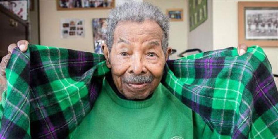 Sam Martínez fiel seguidor de Hibernian, de Escocia.