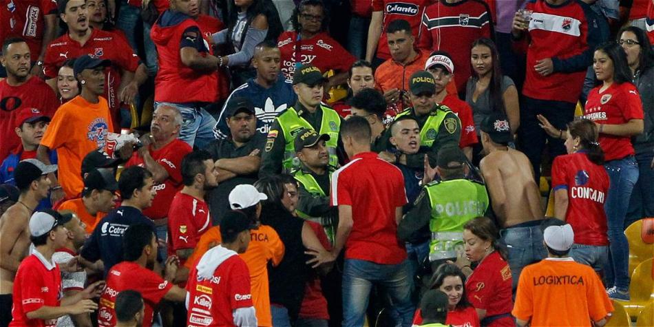 Mano dura para los violentos, parece ser la nueva filosofía en el fútbol colombiano.