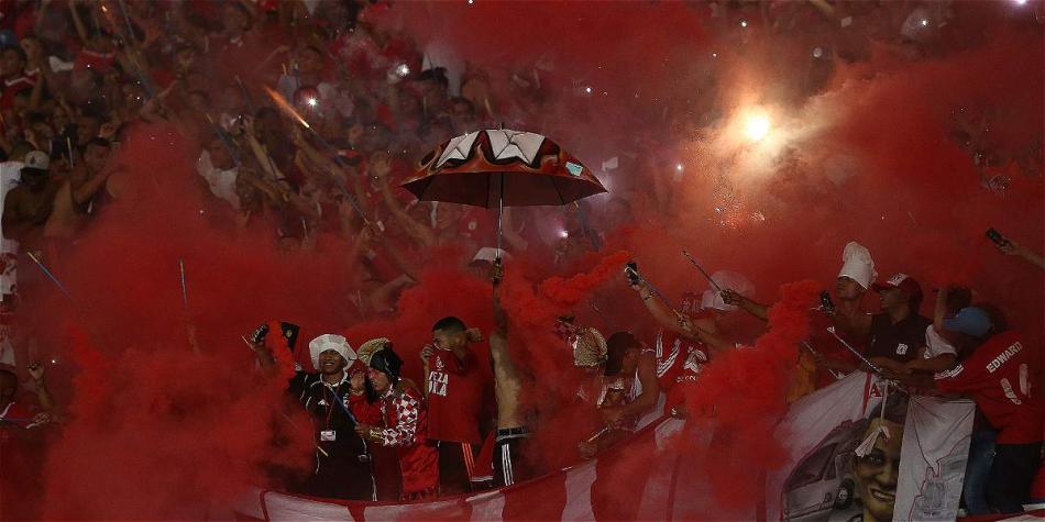 Los hinchas del América armaron la fiesta en las tribunas del Pascual Guerrero. Foto: Santiago Saldarriaga / CEET.