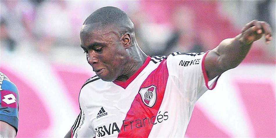 Eder Álvarez Balanta, defensor colombiano.