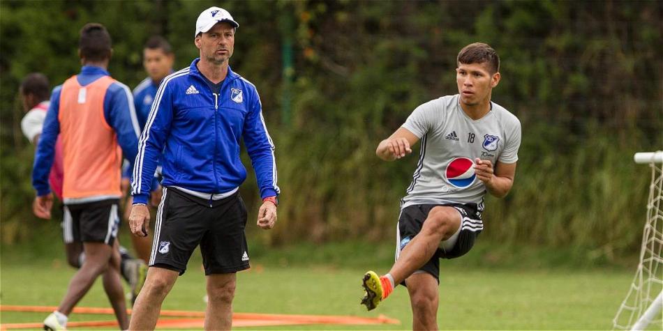 Diego Cocca, técnico de Millonarios, durante la práctica de este viernes.