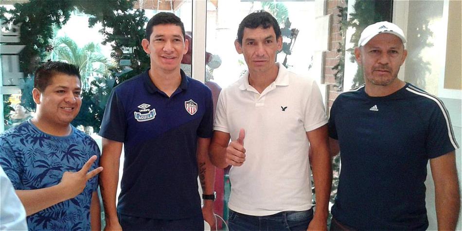El paraguayo Ovelar, acompañado de sus familiares.