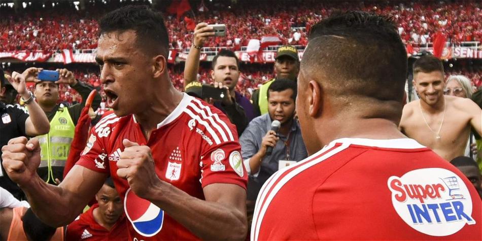 Camilo Ayala (izq.) hizo parte del exitoso grupo que ascendió al América.