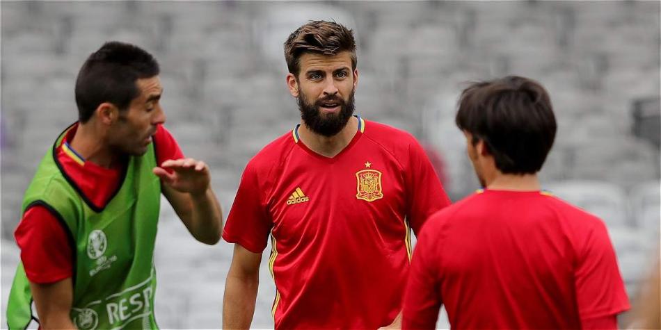 Piqué (cen.) renunció luego del partido contra Albania.
