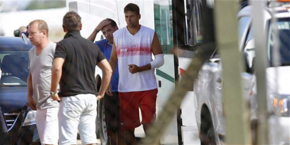Algunos jugadores de Huracán ya llegaron a Argentina.