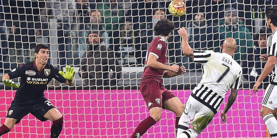 Juventus se impuso por 4-0 en el derbi frente a Torino.