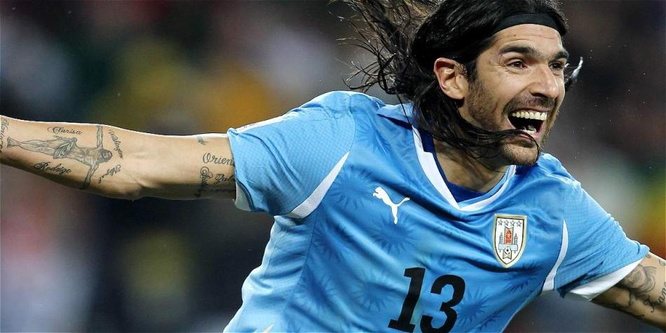 Sebastián Abreu anotó un penal historico para Uruguay en los cuartos de final del Mundial-2014.