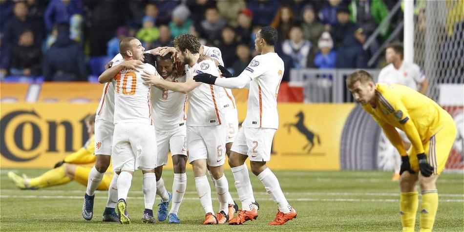 Los goles de 'la naranja mecánica' fueron obra de Wijnaldum y Sneijder.