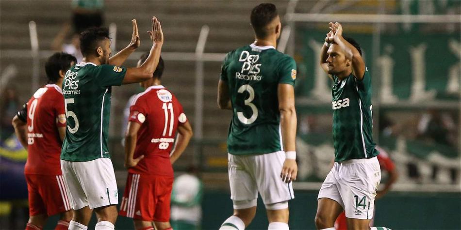 Jugadores de Cali celebrando el triunfo sobre América.