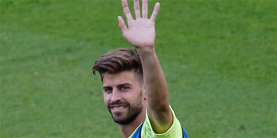 Piqué, se suma a sus compañeros por ganar la Champions.