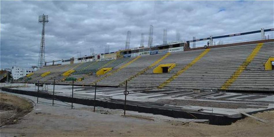 Una parte del estadio se desplomó hace algunos meses.