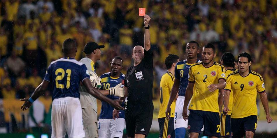 Heber Lopes (centro), durante el duelo de Colombia contra Ecuador, en las Eliminatorias a Brasil-2014.