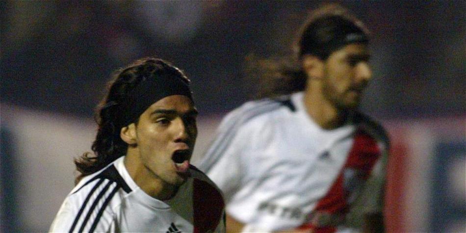 Falcao y Abreu (atrás) coincidieron en River Plate en el 2008. EFE