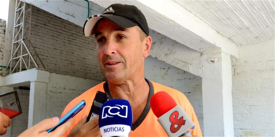 Néstor Craviotto, técnico del Pereira, que es líder de la B.
