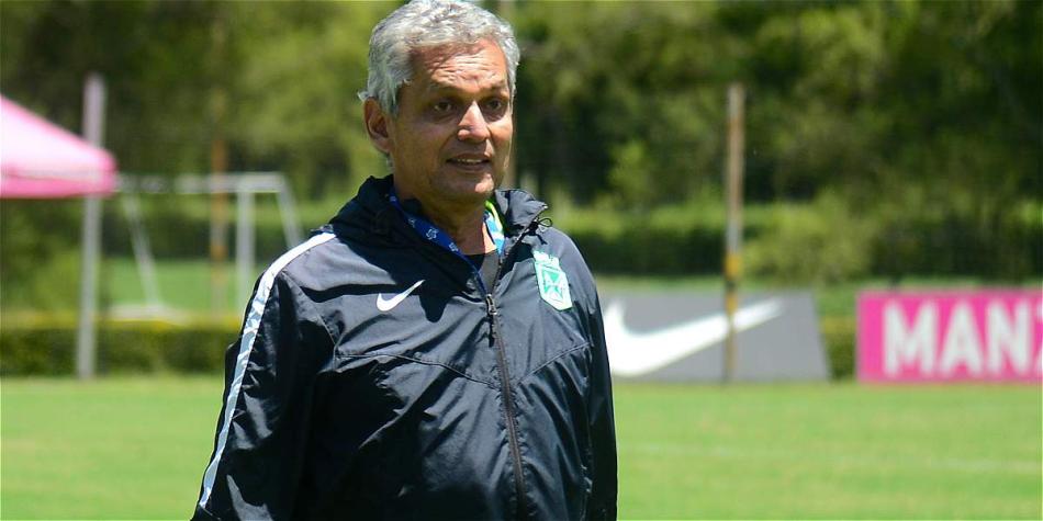 El técnico campeón de la Libertadores adelanta con éxito su recuperación.