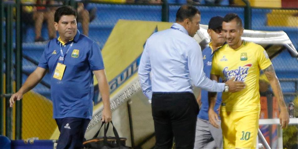 Aunque los hinchas esperan más, el DT Rivera pide paciencia para recomponer el camino.