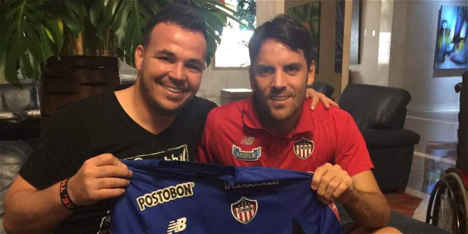 El encuentro fue en la concentración de Junior, antes de partir a Brasil.