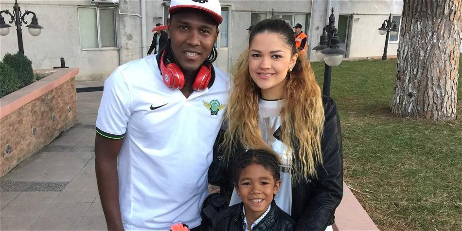 Hugo Rodallega vive un dulce momento en el fútbol turco. Acá junto a su familia.