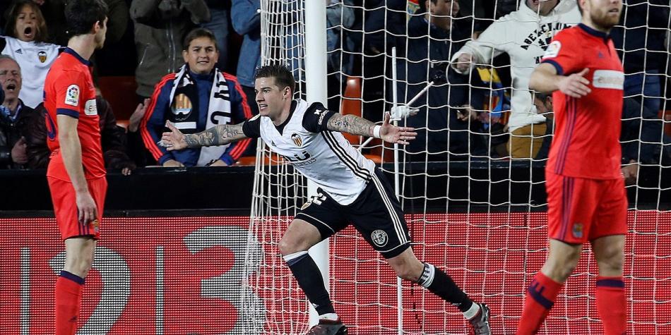 Valencia venció a Real Sociedad