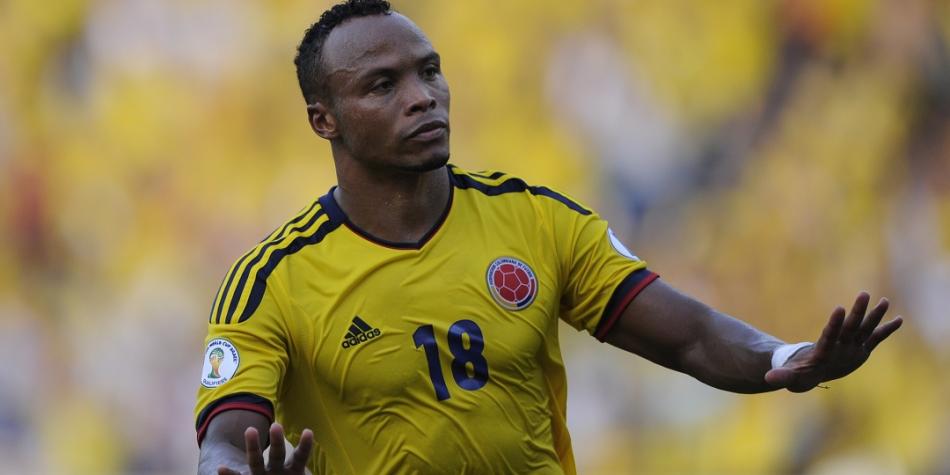 Camilo Zúñiga vistiendo la camiseta de la Tricolor.