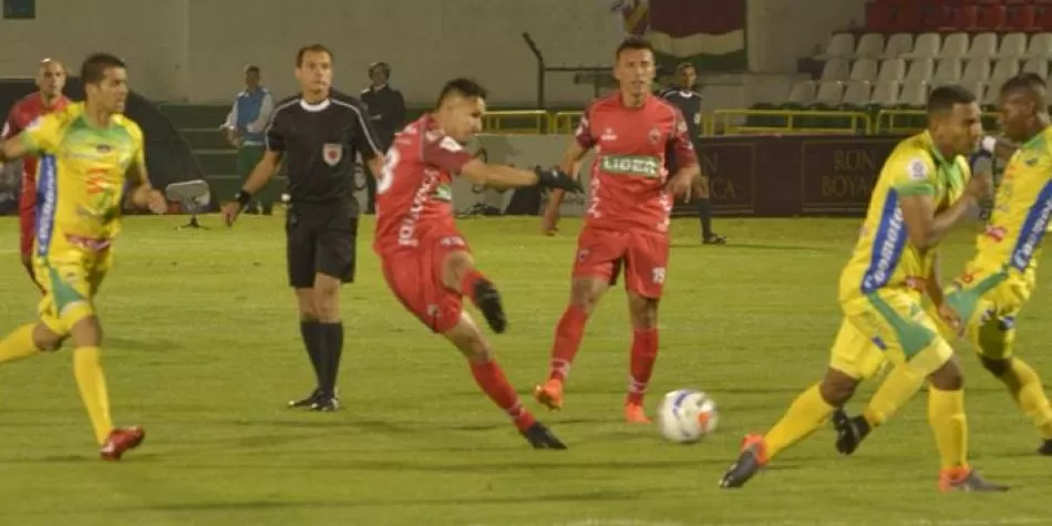 Patriotas vs. Huila