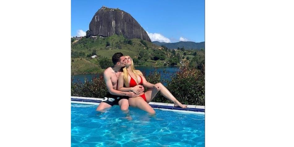 Armani y su esposa