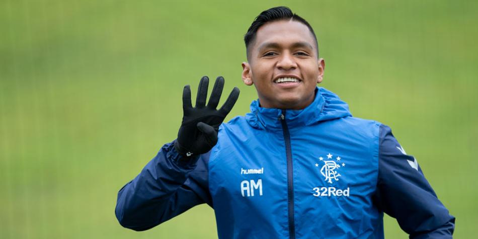 Alfredo Morelos renueva con Rangers