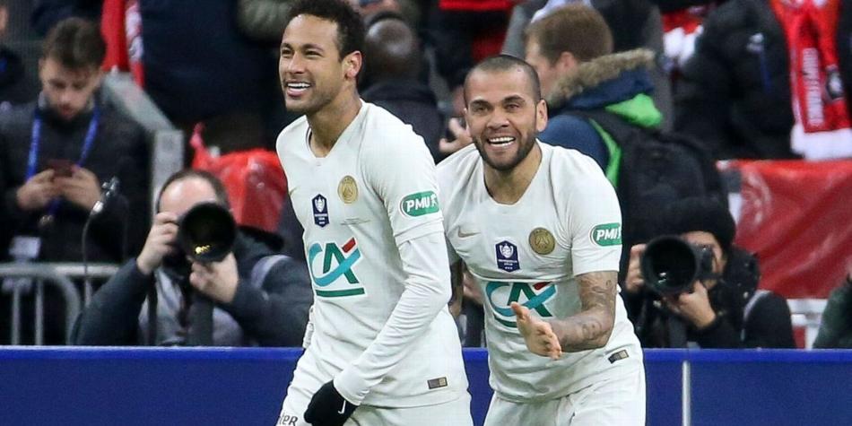 Neymar y Dani Alves en PSG