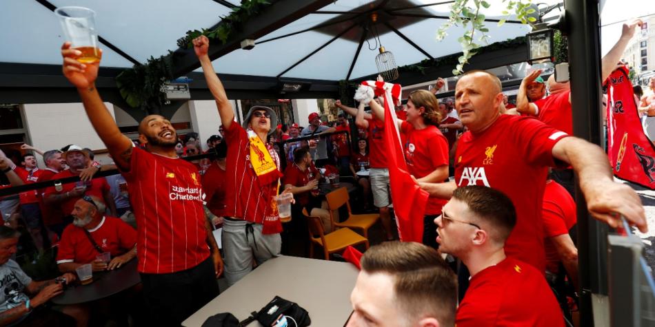 Hinchas de Liverpool