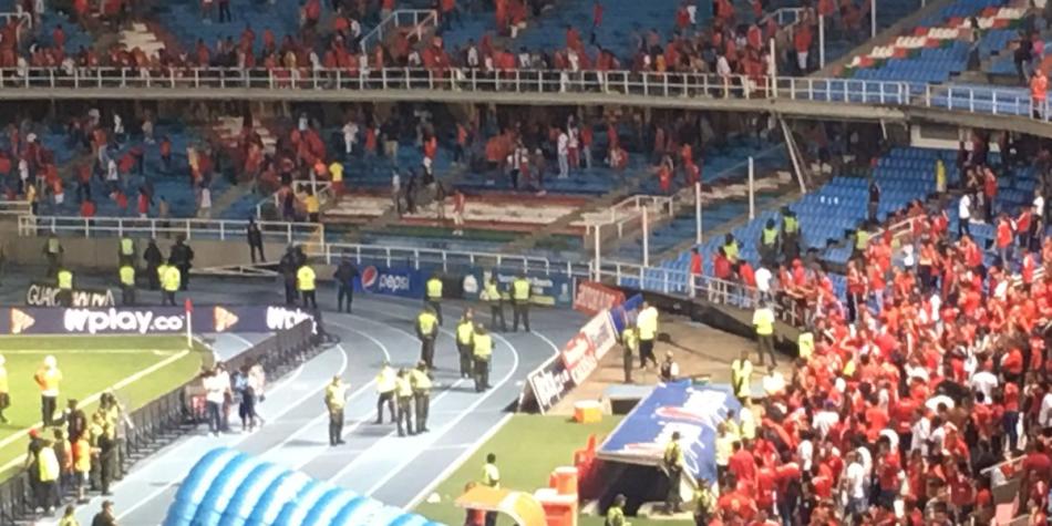Hinchas violentos de América
