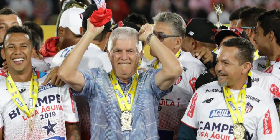 Julio Comesaña campeón con Junior