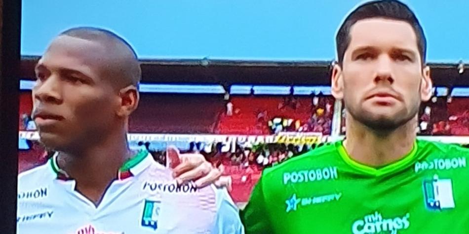 Once Caldas escudo