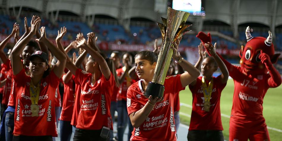 América