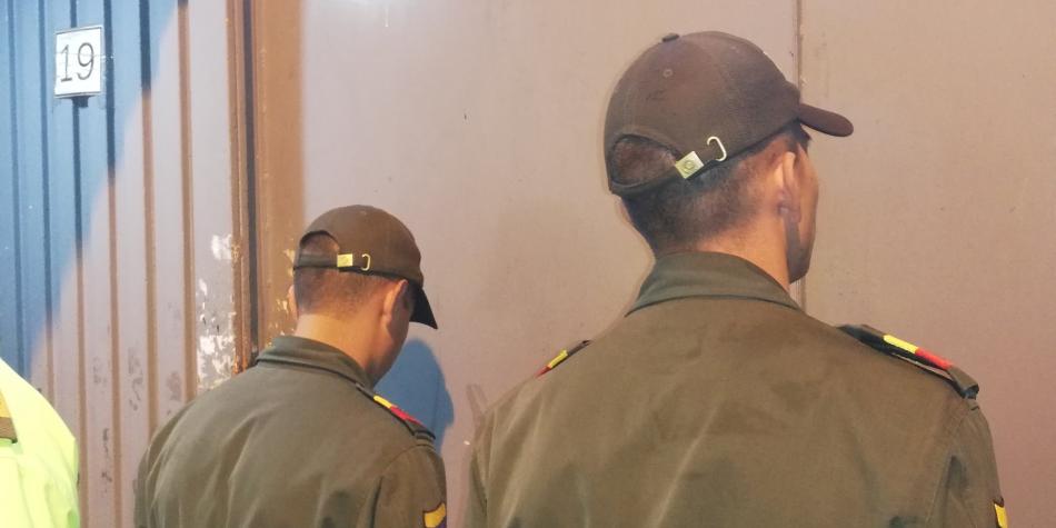 Policía