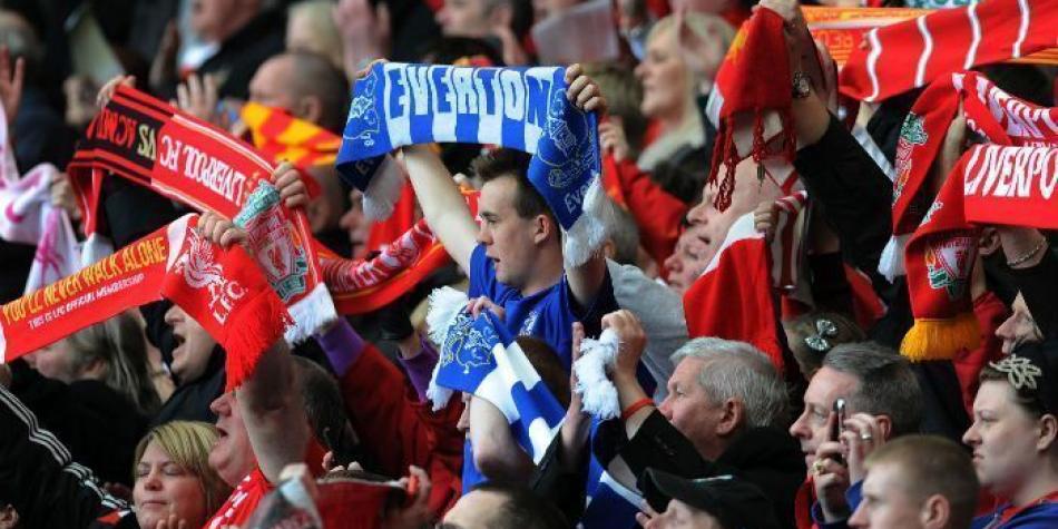 Hinchas Liverpool y Everton