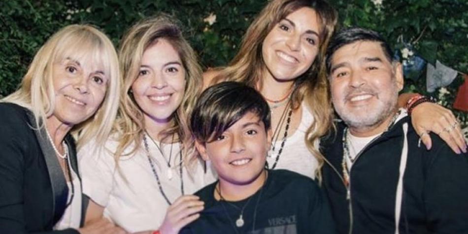 Diego Maradona y su familia