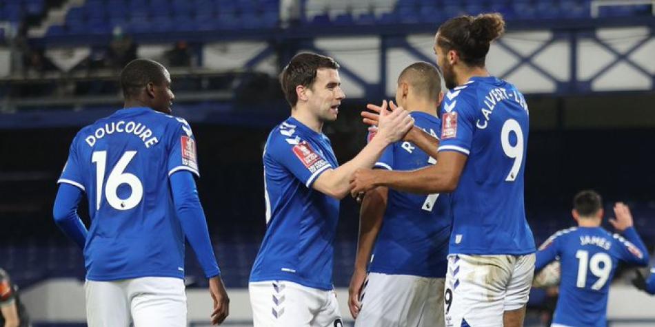 Everton venció a Sheffield Wednesday